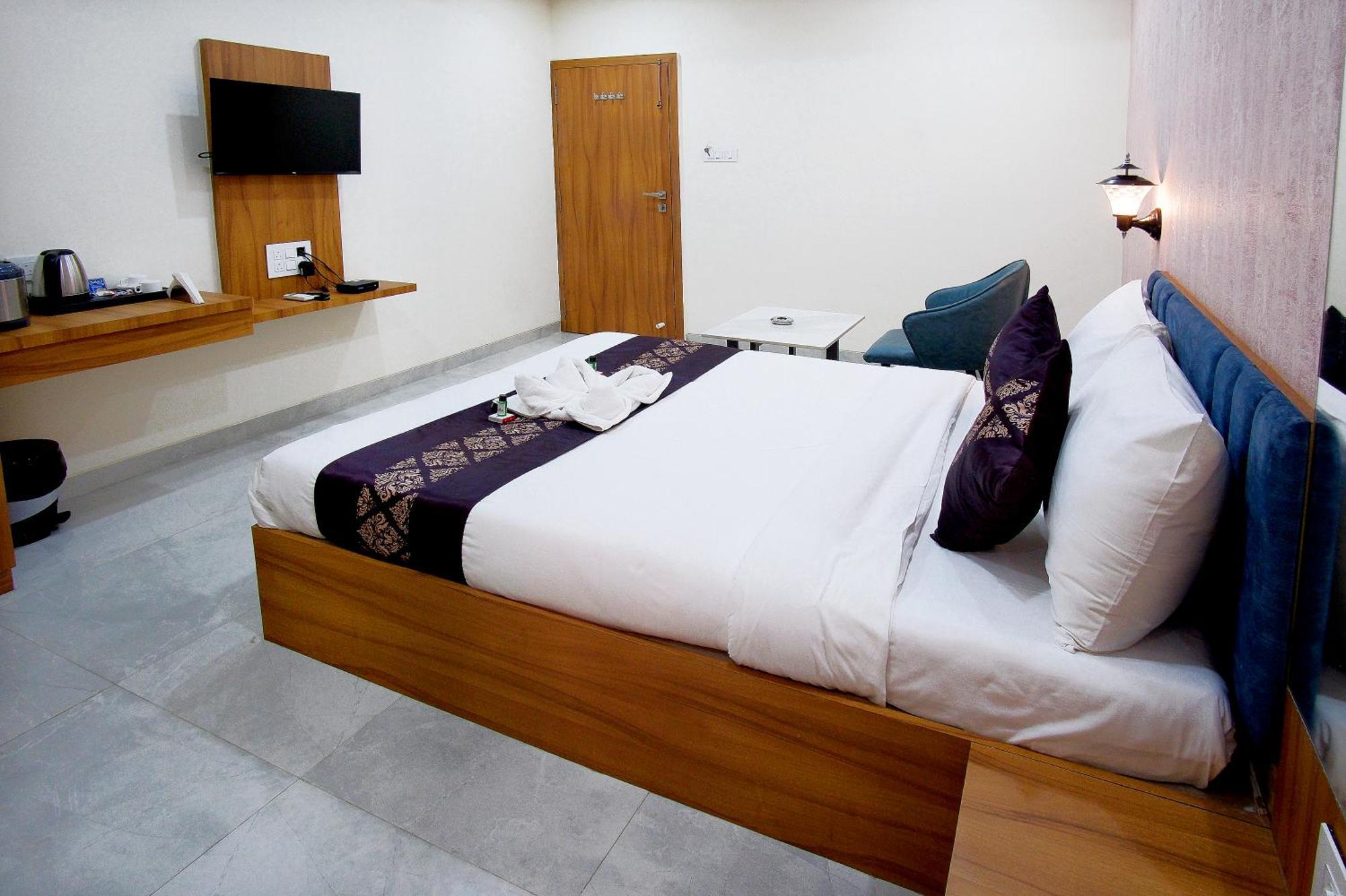 Hotel The Marion Nashik Ngoại thất bức ảnh